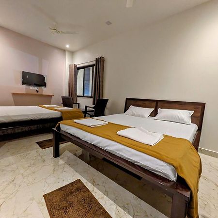 Hotel Madhusudan Executive Kolhapur Buitenkant foto