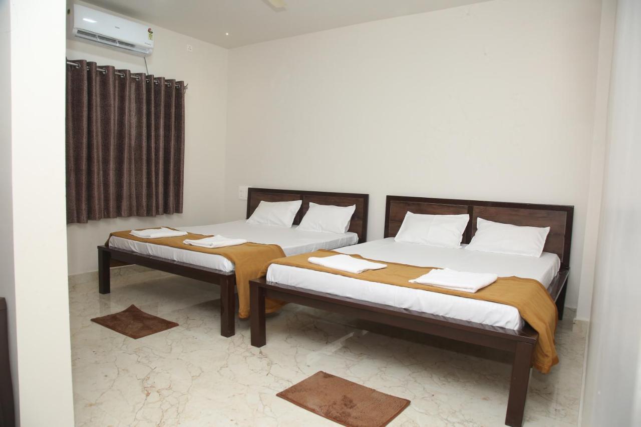 Hotel Madhusudan Executive Kolhapur Buitenkant foto