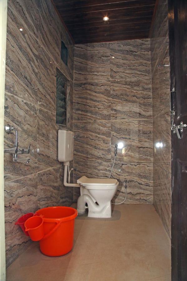 Hotel Madhusudan Executive Kolhapur Buitenkant foto